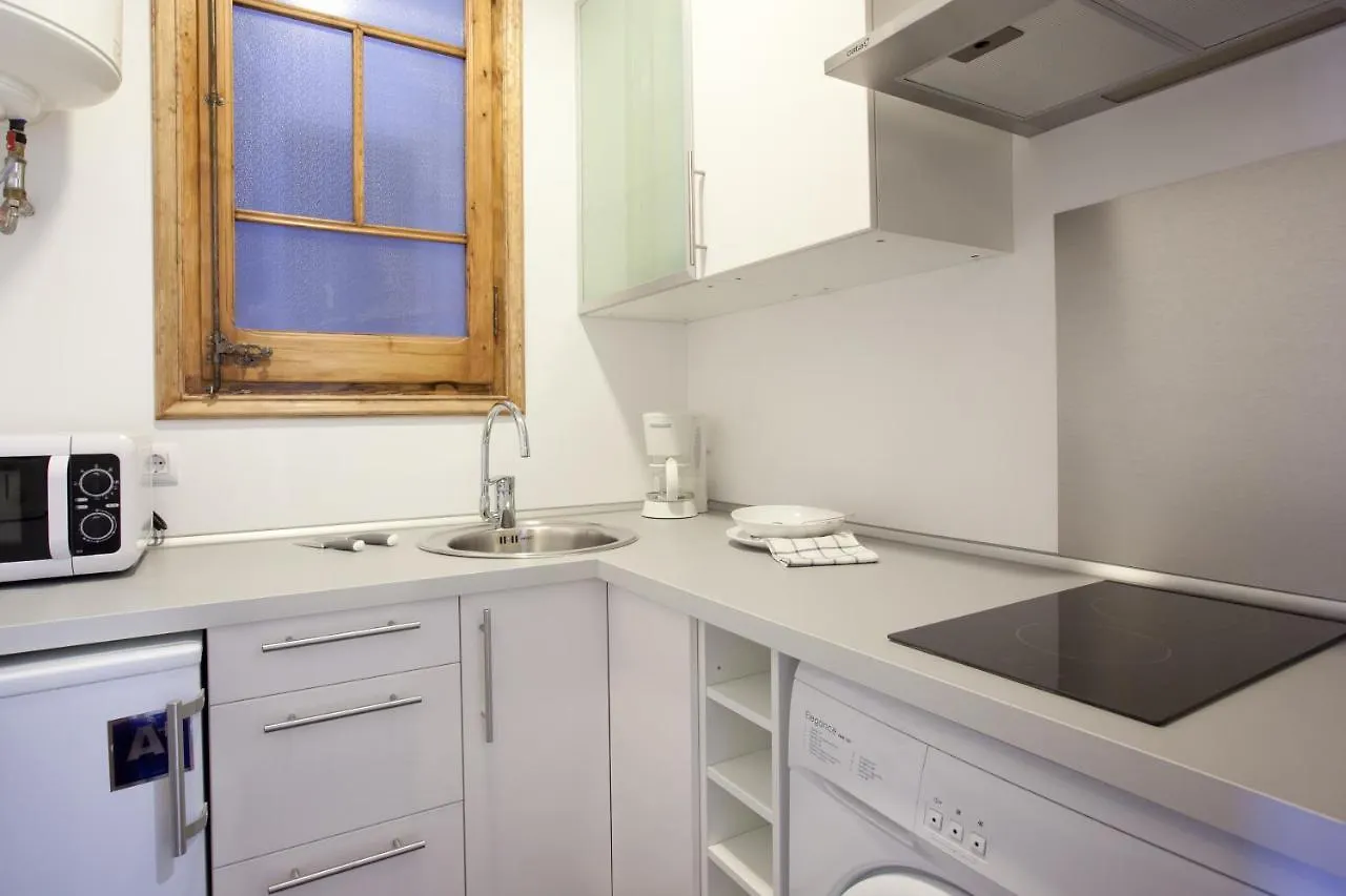 Modern 2-Bedroom Apartment Near Sagrada Familia Barcelona Spain