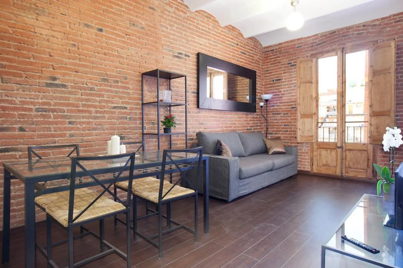 Modern 2-Bedroom Apartment Near Sagrada Familia Barcelona