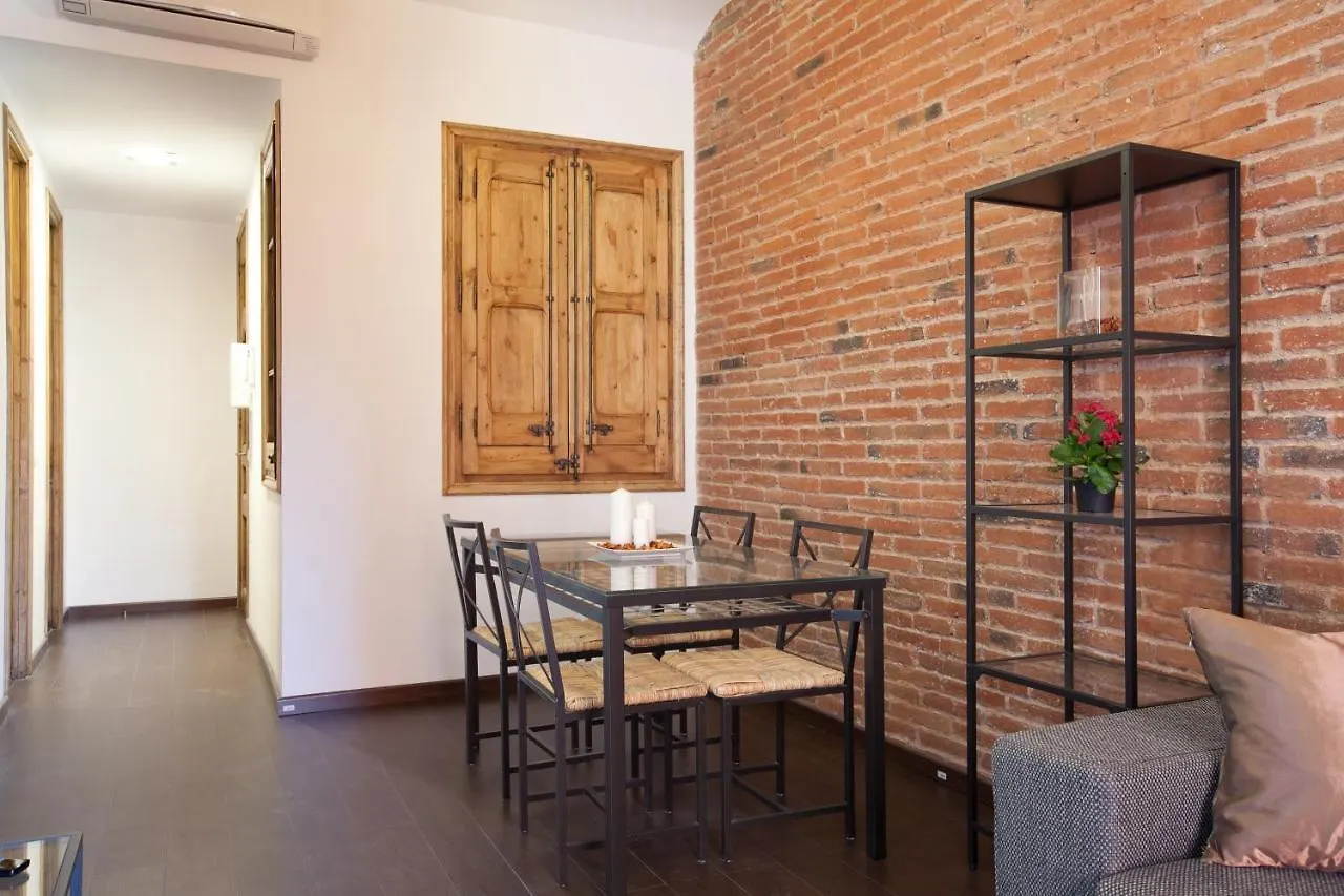 Modern 2-Bedroom Apartment Near Sagrada Familia Barcelona 0*,