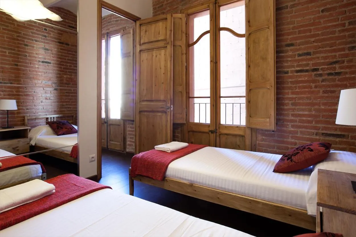 Modern 2-Bedroom Apartment Near Sagrada Familia Barcelona