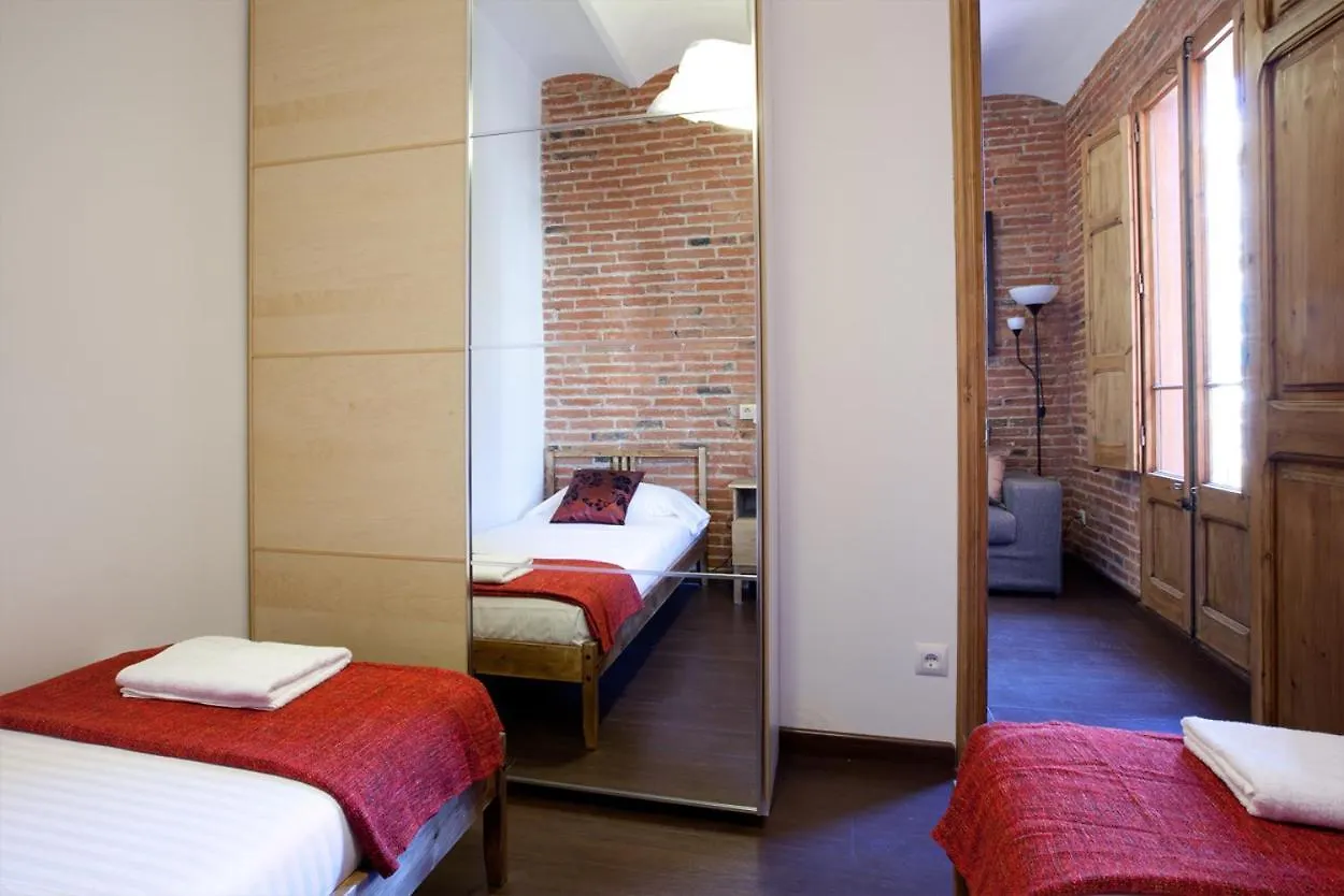 Modern 2-Bedroom Apartment Near Sagrada Familia Barcelona